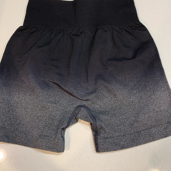 AYBL Pulse ombré seamless shorts - Picture 6 of 7